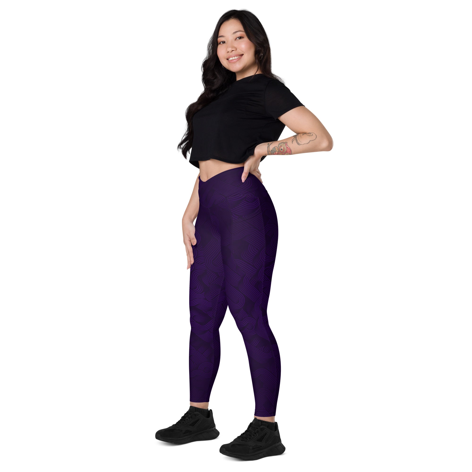 Midnight Sculpt Pocket Leggings – Crossover Edition on model, showcasing the stylish design and functionality.